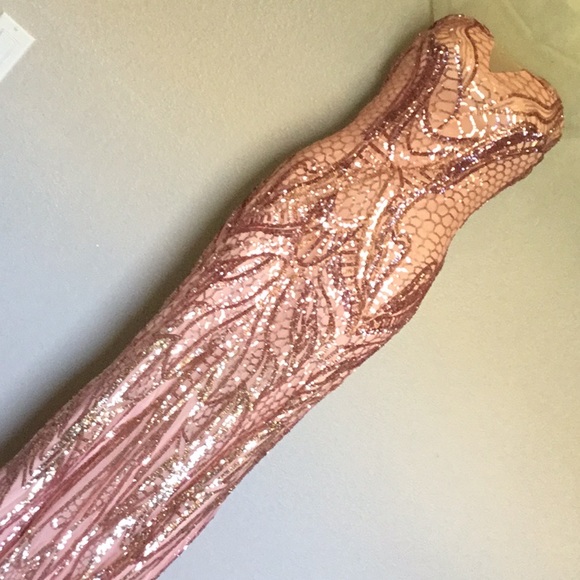 Beautiful sequence Salmon pink strapless gown - Picture 1 of 7